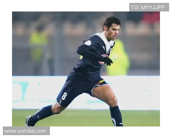 小个子足球球星如何通过精湛防守技巧在赛场上脱颖而出 小个子足球球星如何通过精湛防守技巧在赛场上脱颖而出