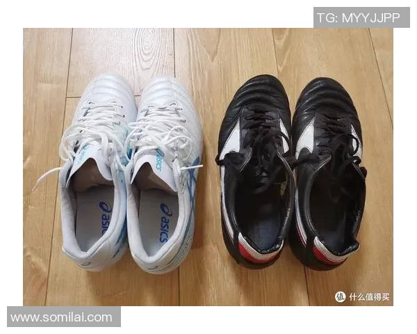 球星亲自挑选足球鞋背后的选择秘诀与品牌故事解析 球星亲自挑选足球鞋背后的选择秘诀与品牌故事解析