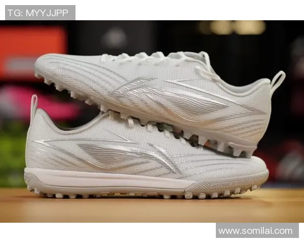 穿李宁足球鞋的明星球员及其赛场表现分析 穿李宁足球鞋的明星球员及其赛场表现分析