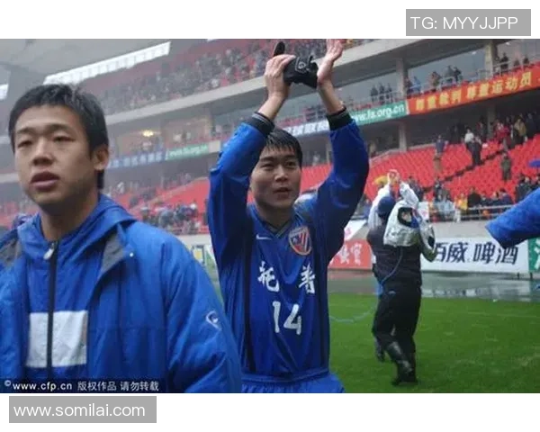 足球巨星身陷囹圄背后真相揭示人生轨迹与荣耀的沉沦 足球巨星身陷囹圄背后真相揭示人生轨迹与荣耀的沉沦